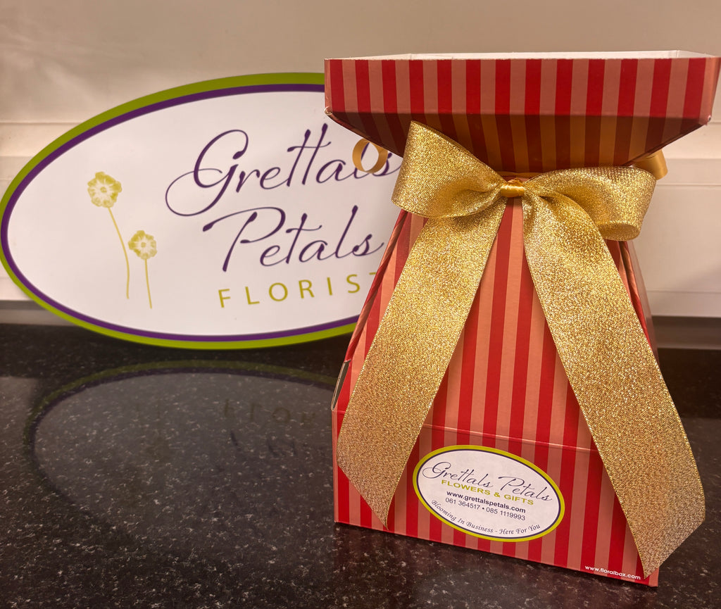 Christmas edition of Seasonal Hand Tied Bouquet of 🦌Fresh Flowers