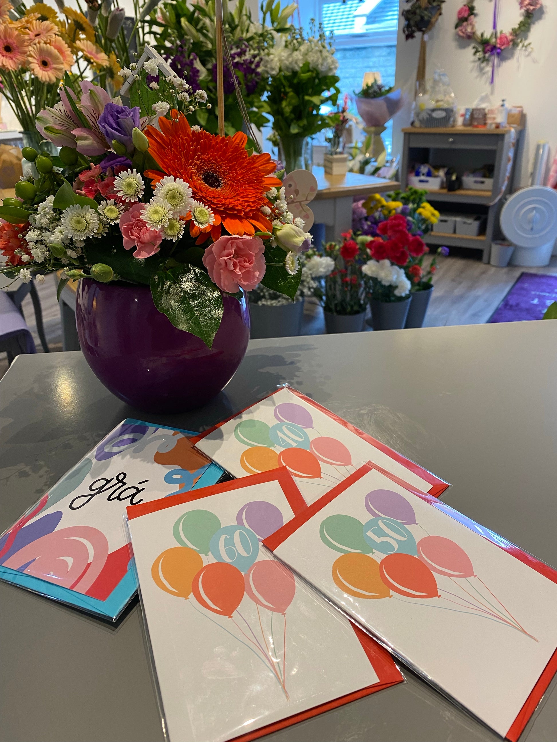 HueCompleteMe greeting cards